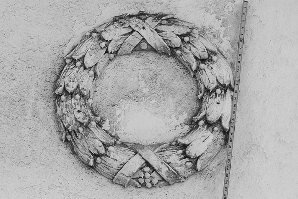 05-Frances-Apartments---05---Frieze---Medallion-